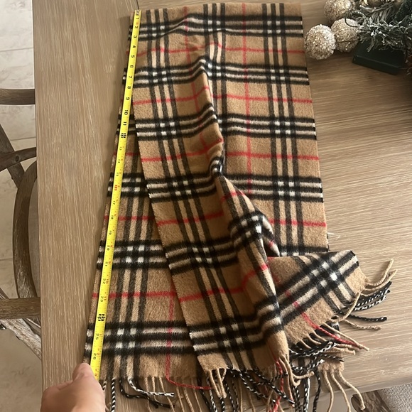 Authentic Burberry 💯Cashmere Scarf 🧣 - Picture 6 of 9